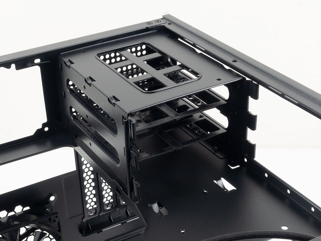 Thermaltake Divider 200 TG Review A Closer Look Inside TechPowerUp