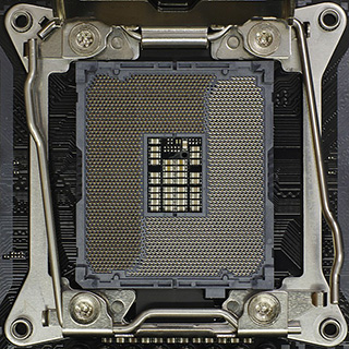 Intel Core i9-7980XE Processor Bundle:Intel Core i9-7980XE Extreme Edition  Processor and EVGA Intel X299 Micro LGA 2066 SATA 6GB/s, USB 3.1 mATX  Motherboard 