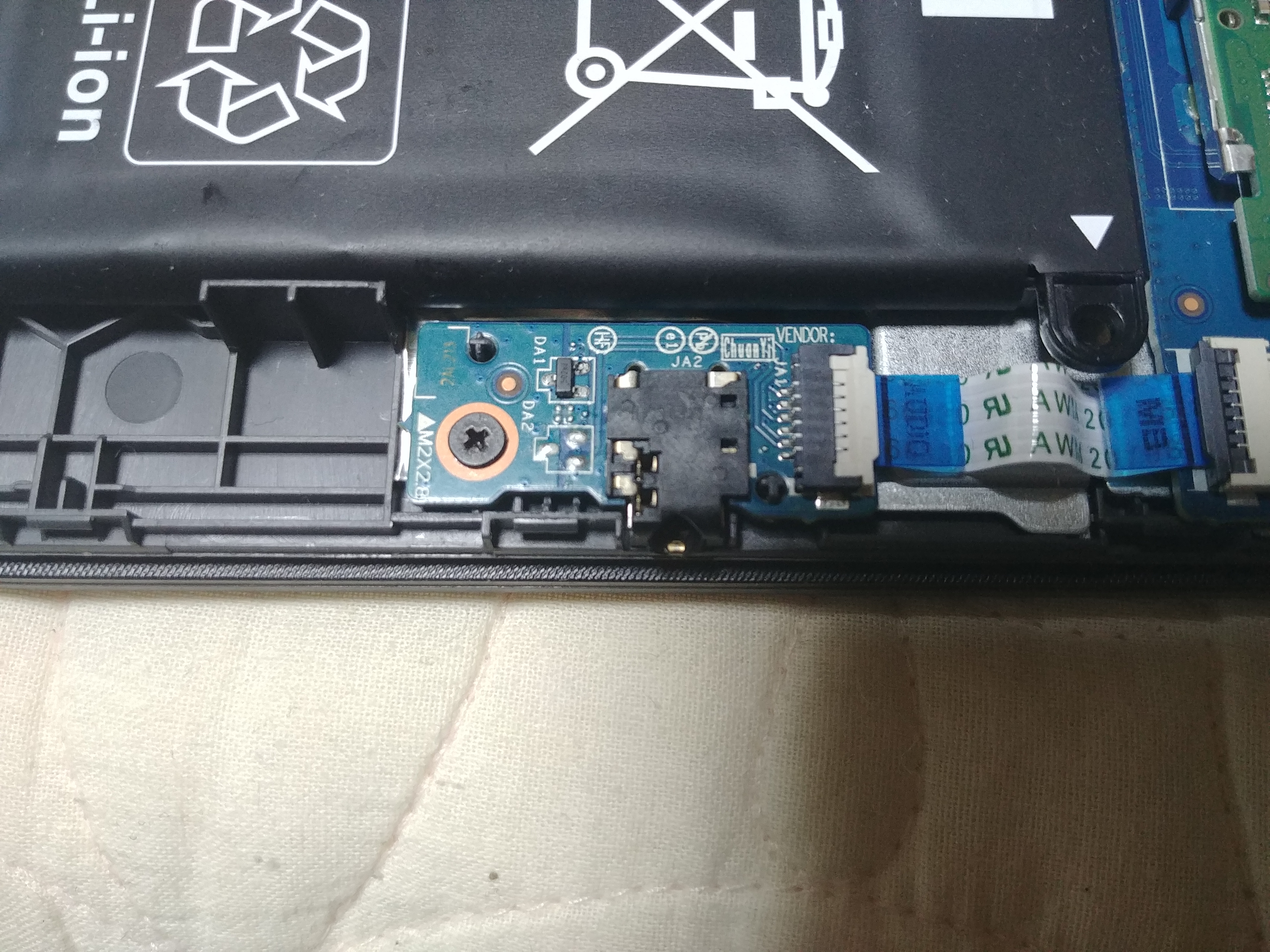 Mickey: fixing aux static noise on hp probook 255 g8 [​IMG]