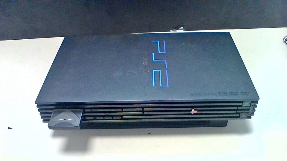 PlayStation 2 Original Vs. Slim: A GameStop Girl's Analysis - HubPages