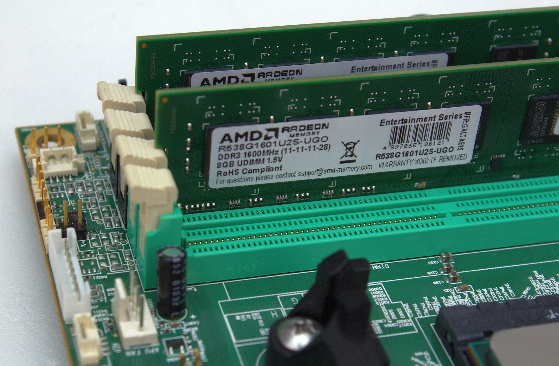 AMD_DDR3_7209.jpg