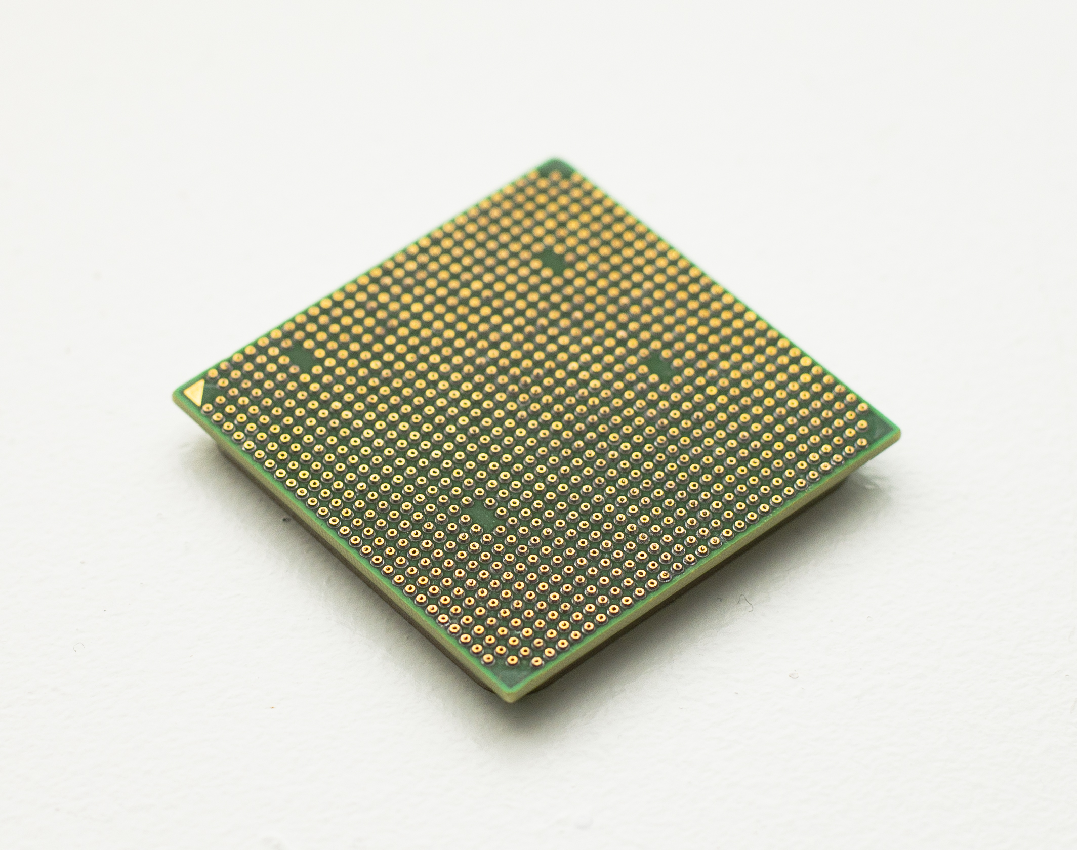 athlon 64 4400 underside.jpg