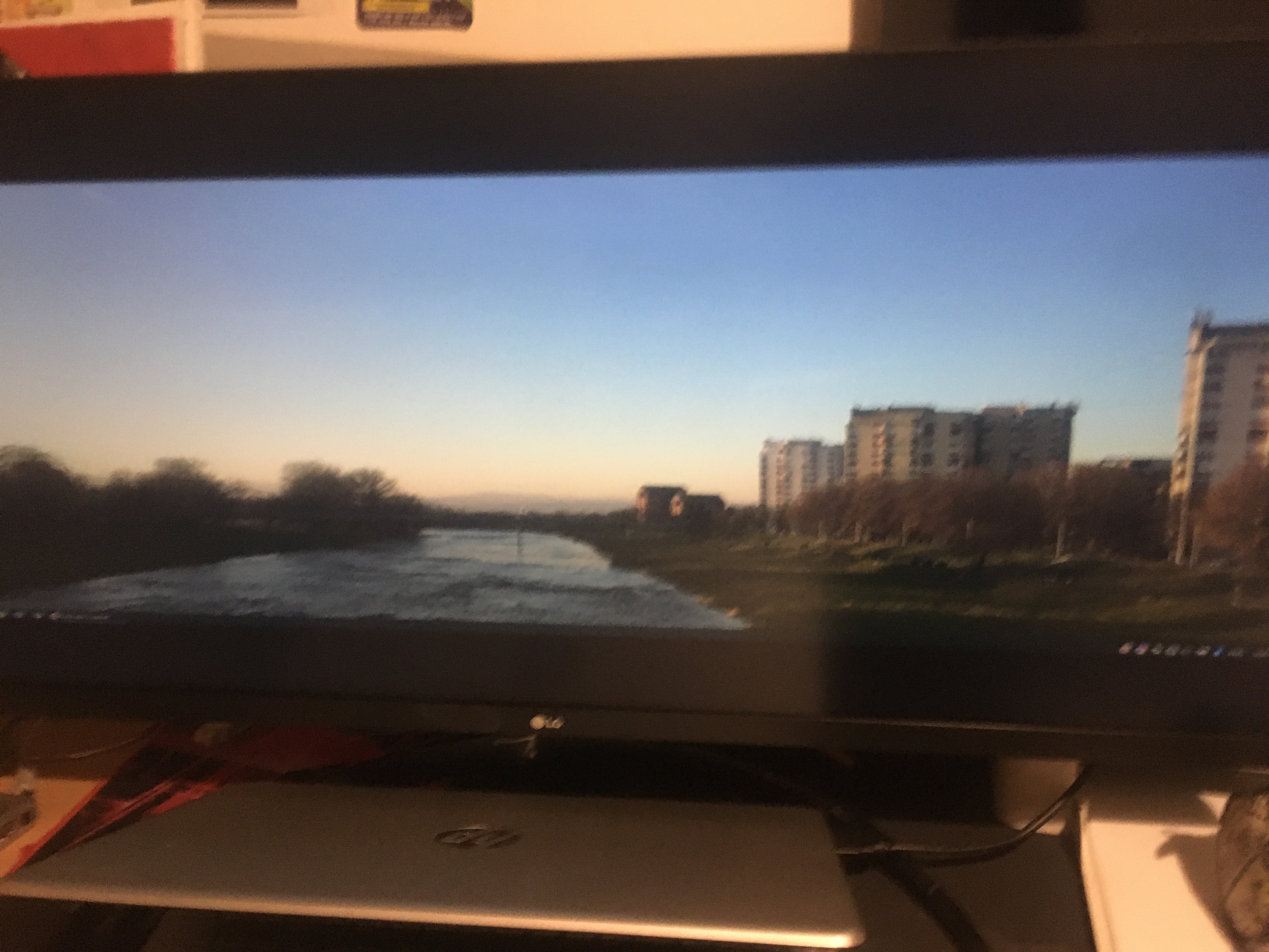 Mickey: My new lg displays picture like this how do i fix it [​IMG]