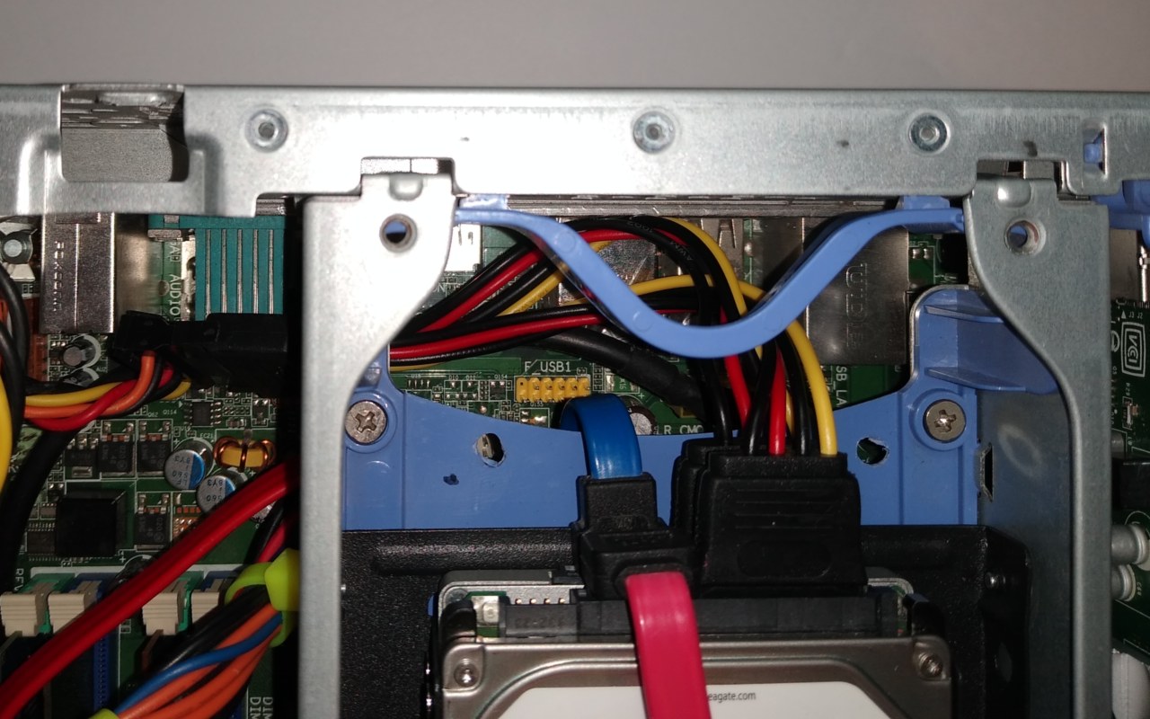 LenovoThinkCentreRebuild-04.jpg