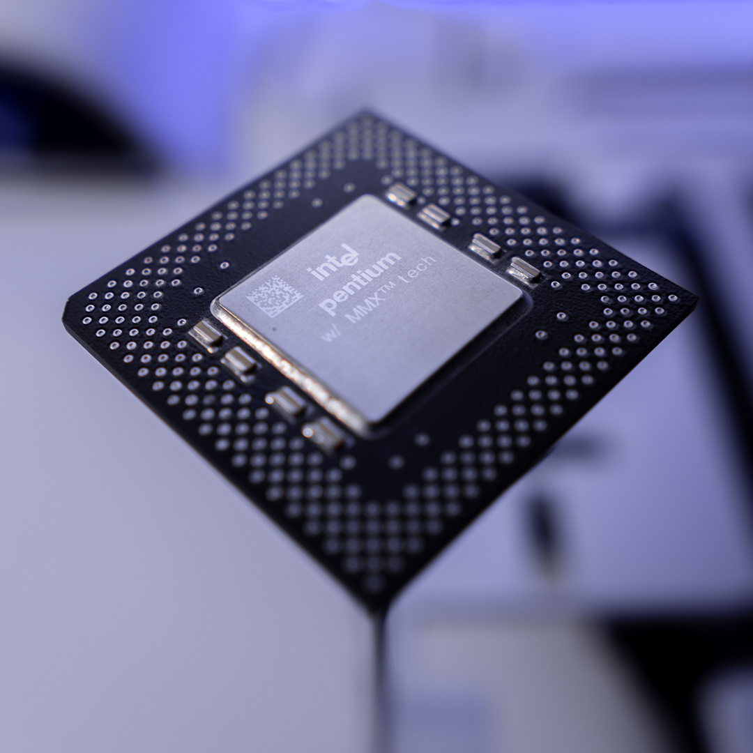 pentium_mmx-1080px.jpg