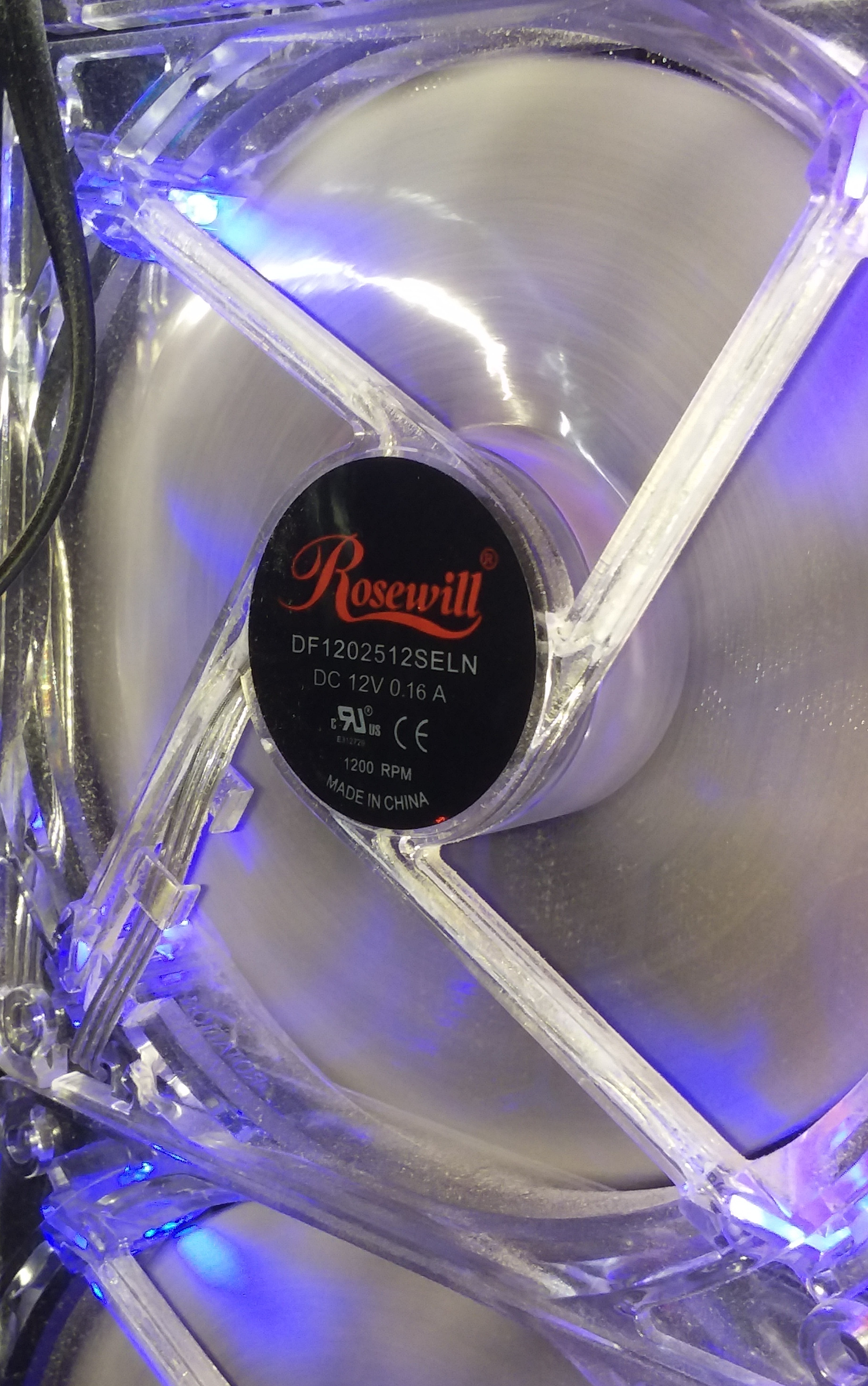 Rosewill-Case-Fan-CloseUp.jpg