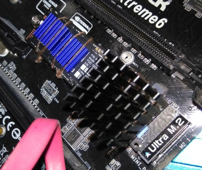 SSD with heatsink.jpg