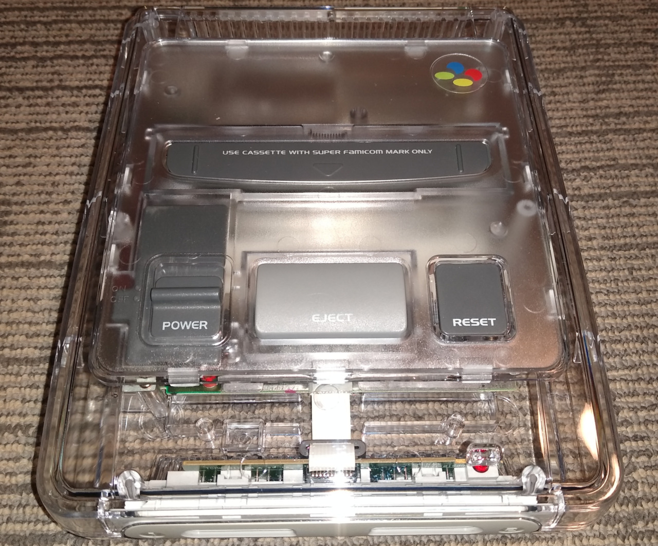 SuperFamicom-ClearShell-02.jpg