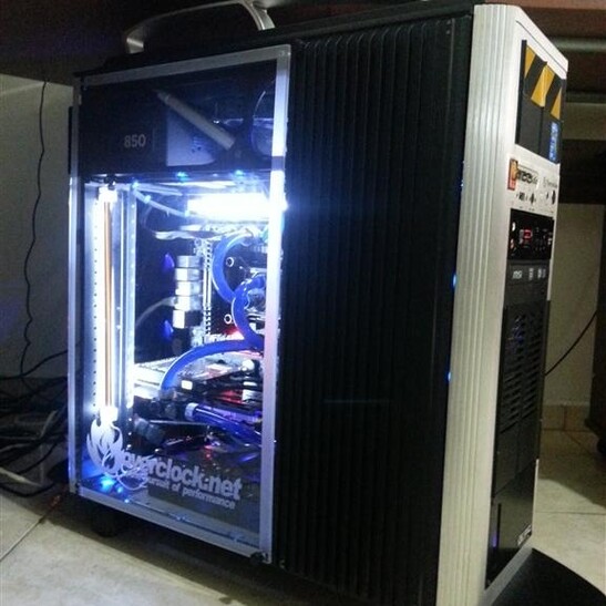  Case Gallery - Thermaltake SwordM - Sidepanel Mod 