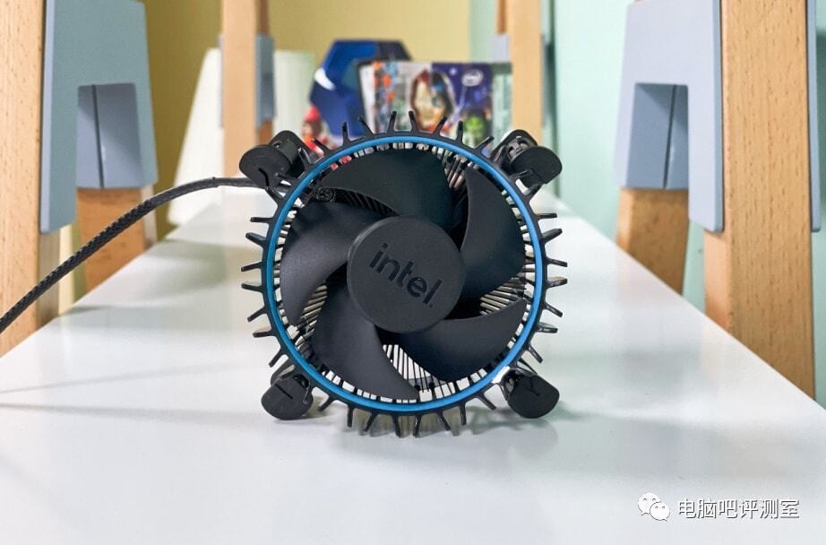 Intel RM1 Stock Cooler Tested with Core i5-12400 Reaching 73°C