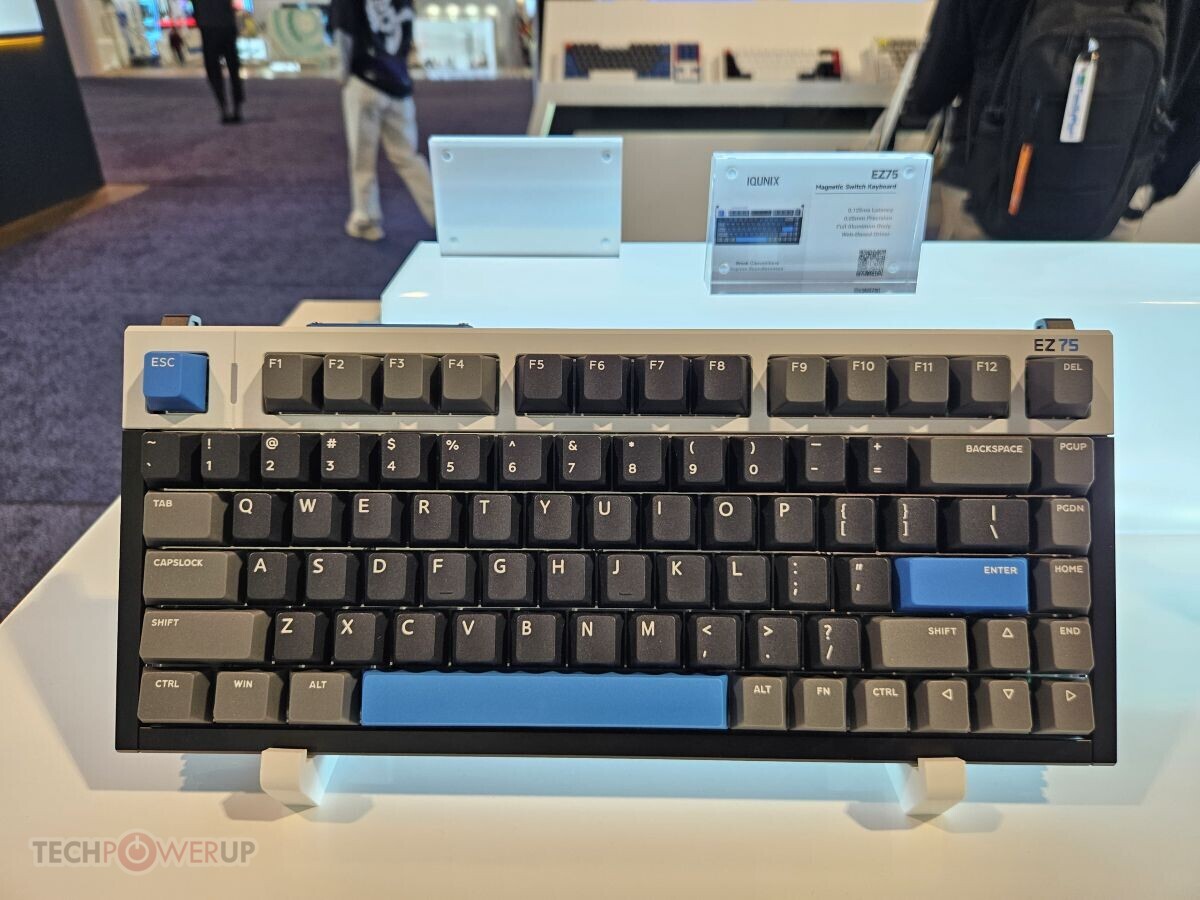 Iquinix Shows us a Constellation of Compact Wireless Mechanical Keyboards