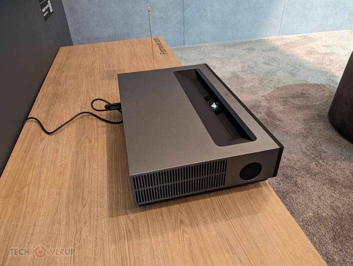 The Formovie V10 could BREAK the home projector market. 