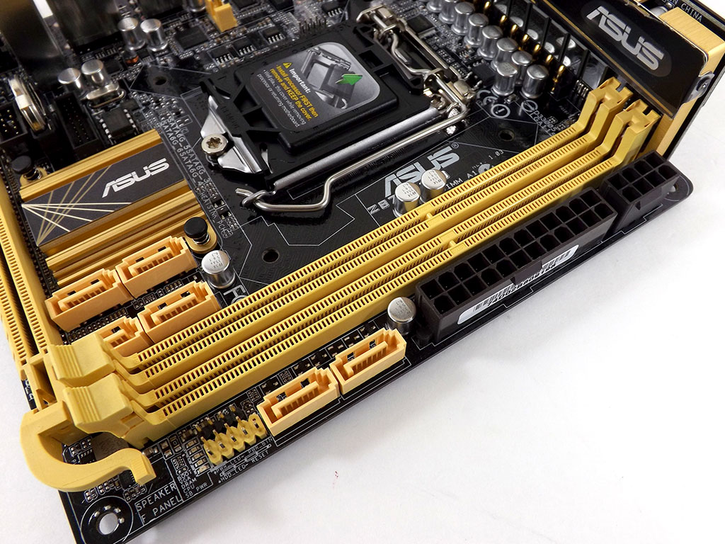 ASUS Z87I-PRO (Intel LGA 1150) Review - The Board - Layout