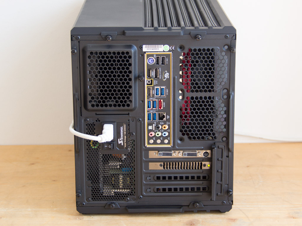 Corsair Carbide Air 240 - Assembly & Finished Looks TechPowerUp