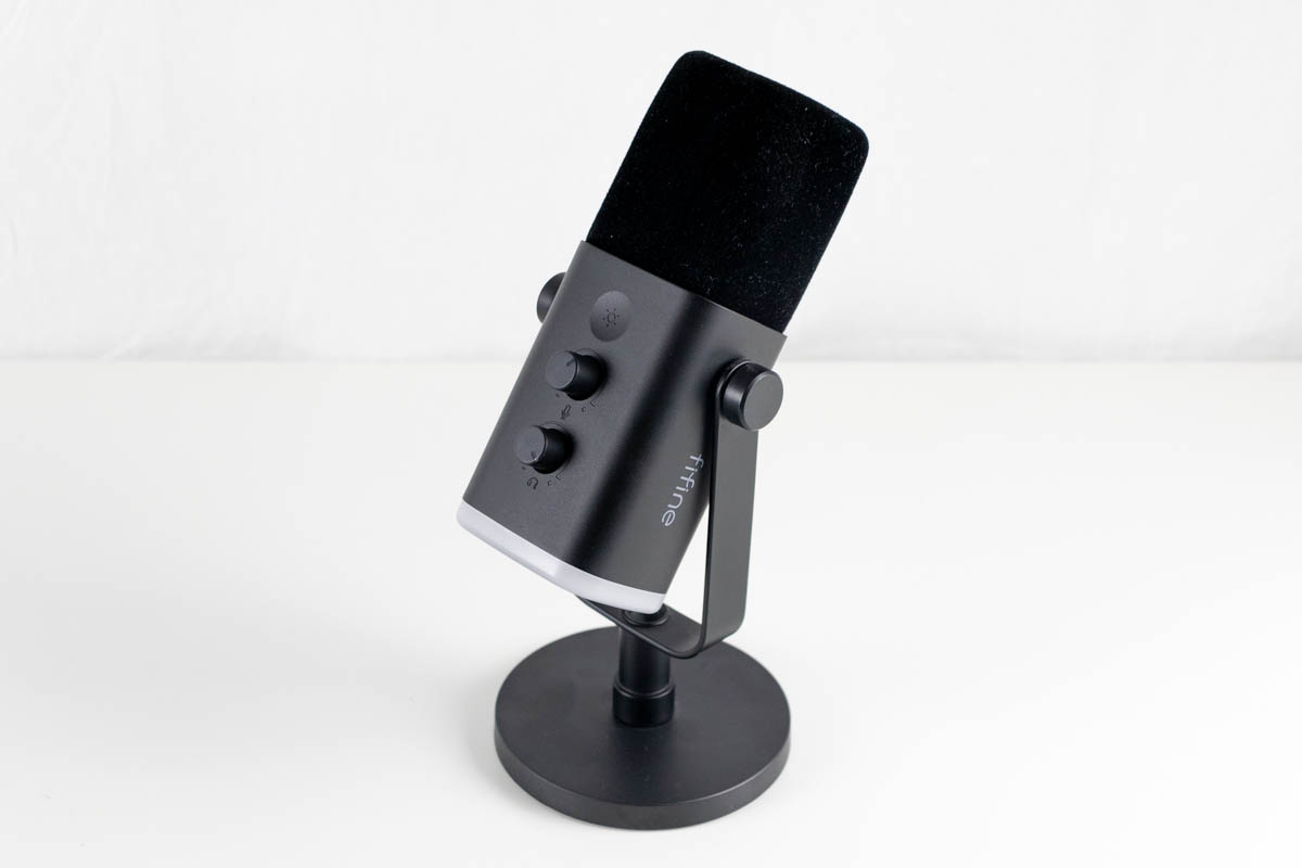 BUDGET USB/XLR MICROPHONE! This is the Fifine AM8 and the best
