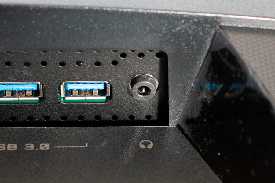 Gigabyte M32U - Noir - Connectivité USB, HDMI et DisplayPort