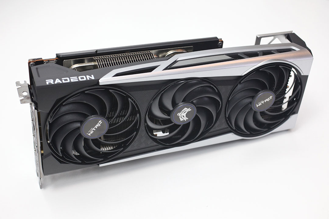 Sapphire Radeon RX 6800 XT Nitro+ Unboxing and Performance Preview