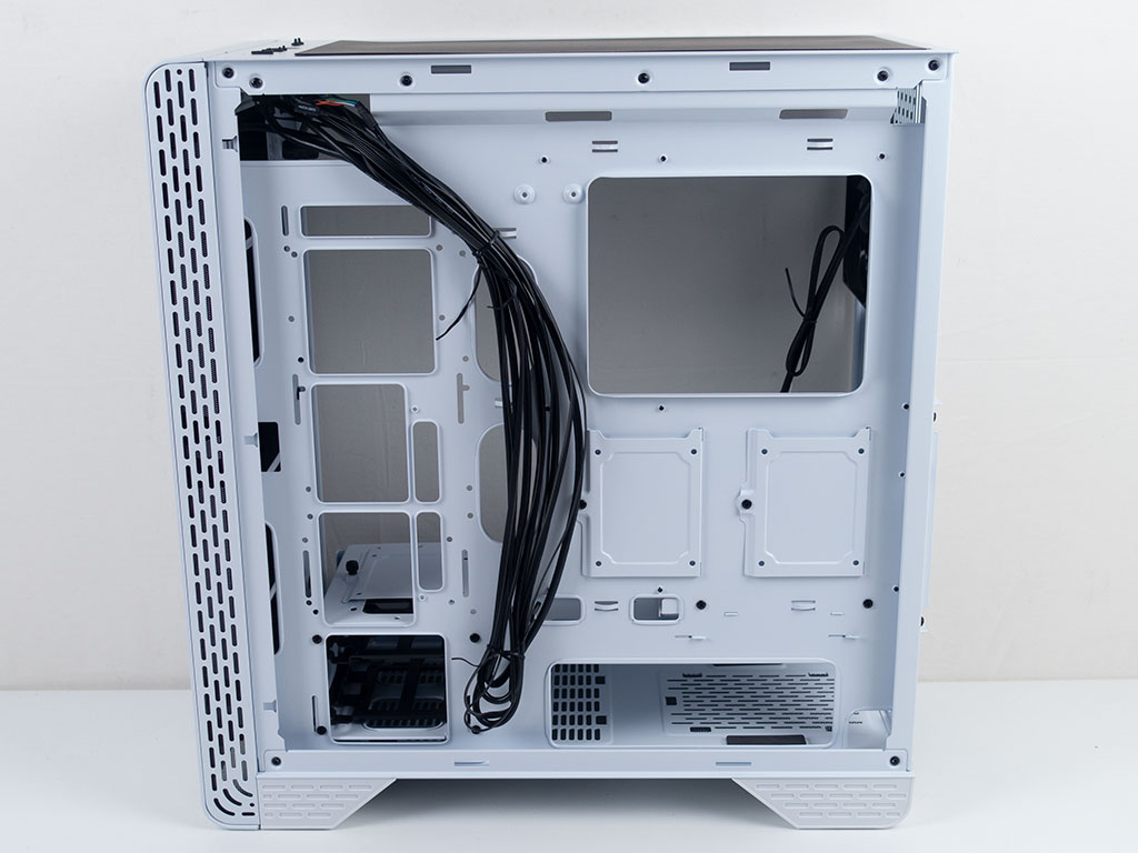 Thermaltake S300 TG Review - A Solid, Clean, and Understated Case - A ...