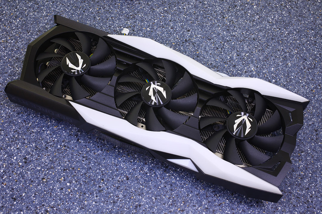 ZOTAC GeForce RTX 2080 Super AMP Extreme Review - Pictures